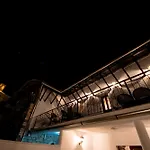 招待所 Balcony Of The Old *