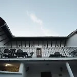 招待所 Balcony Of The Old